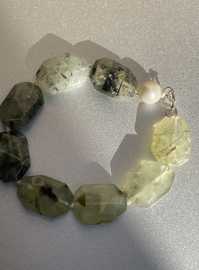 微甜葡萄。天然珍珠绿色发晶不规则串珠手链925银挂钩清新时髦