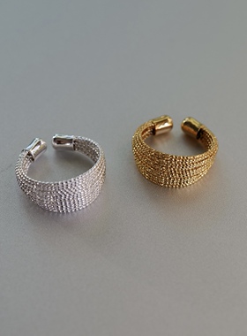 丝丝缕缕。金银色闪光线条多层设计戒指开口可调节精致丝绸感光泽