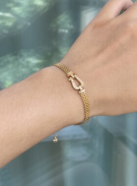 紧紧相扣。S925纯银镀金马蹄扣镶钻手表链手链可抽拉调节时髦闪亮