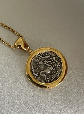 古老时光。古希腊神话女神士兵浮雕做旧钱币吊坠双面金色长项链