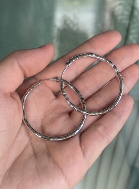 极简为王。金色圆环耳圈麻花锤纹肌理感小众个性高级夸张素圈欧美