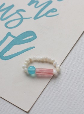 多巴胺彩色天然石天然水晶贝母戒指手工弹力绳串珠可爱指环