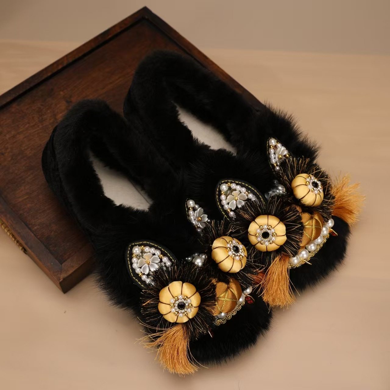 冬加绒非遗手工布鞋女平底保暖传统成人虎头鞋中国风可爱老虎棉鞋,淘宝优惠券,粉丝福利购,淘宝优惠卷