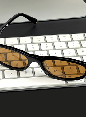 Jennie同款长方形防紫外线墨镜06