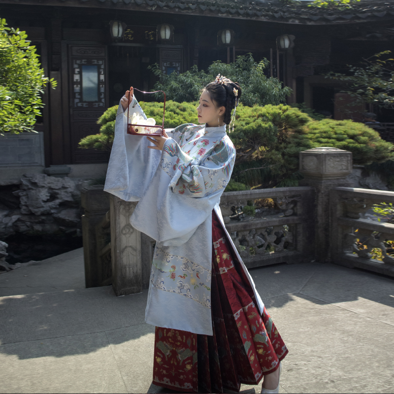 八荒原创明制汉服妆花上袄麒麟游春秋款立领长袄日常百搭汉服外套