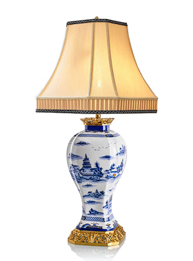 欧式青花陶瓷配铜首饰盒摆件