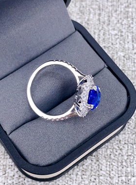 满火彩纯银925失菊蓝宝石戒指