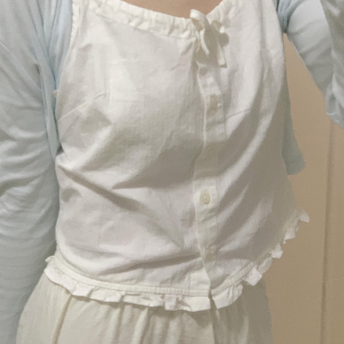 美式复古小清新白色花边吊带女2025新款bm风单排扣内搭背心上衣 - 图0