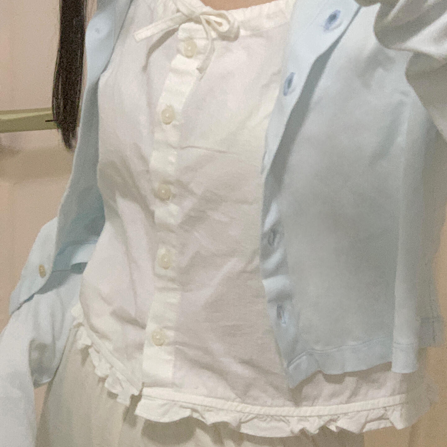 美式复古小清新白色花边吊带女2025新款bm风单排扣内搭背心上衣 - 图1