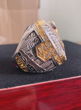 詹姆斯NBA骑士队总冠军戒指