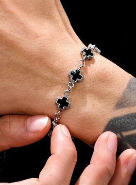 欧美钛钢黑白十字架四叶草手链