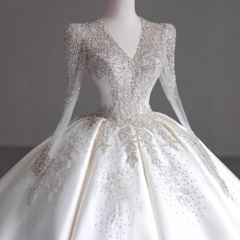 长袖冬季缎面婚纱新娘2025新款主纱高级质感法式复古重工V领拖尾,淘宝优惠券,粉丝福利购,淘宝优惠卷