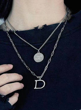 D字母项链女冷淡风圆牌新款饰品