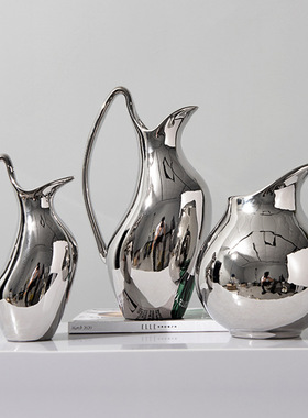 轻奢样板间客厅茶几组合摆件