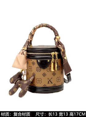 样板间儿童房男孩女孩书包摆件