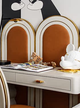 样板间儿童房书桌软装摆件