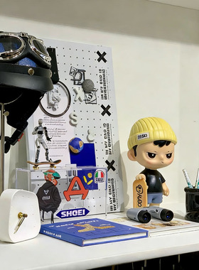 男孩房书桌滑板主题软装摆件