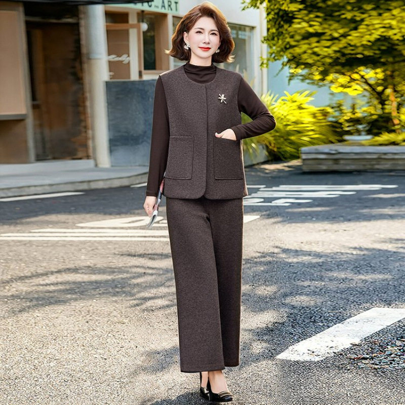 Authentic mother's new autumn clothing, dignified and atmospheric vest suit, middle-aged women's clothing, noble lady's temperament clothes, spring and autumn