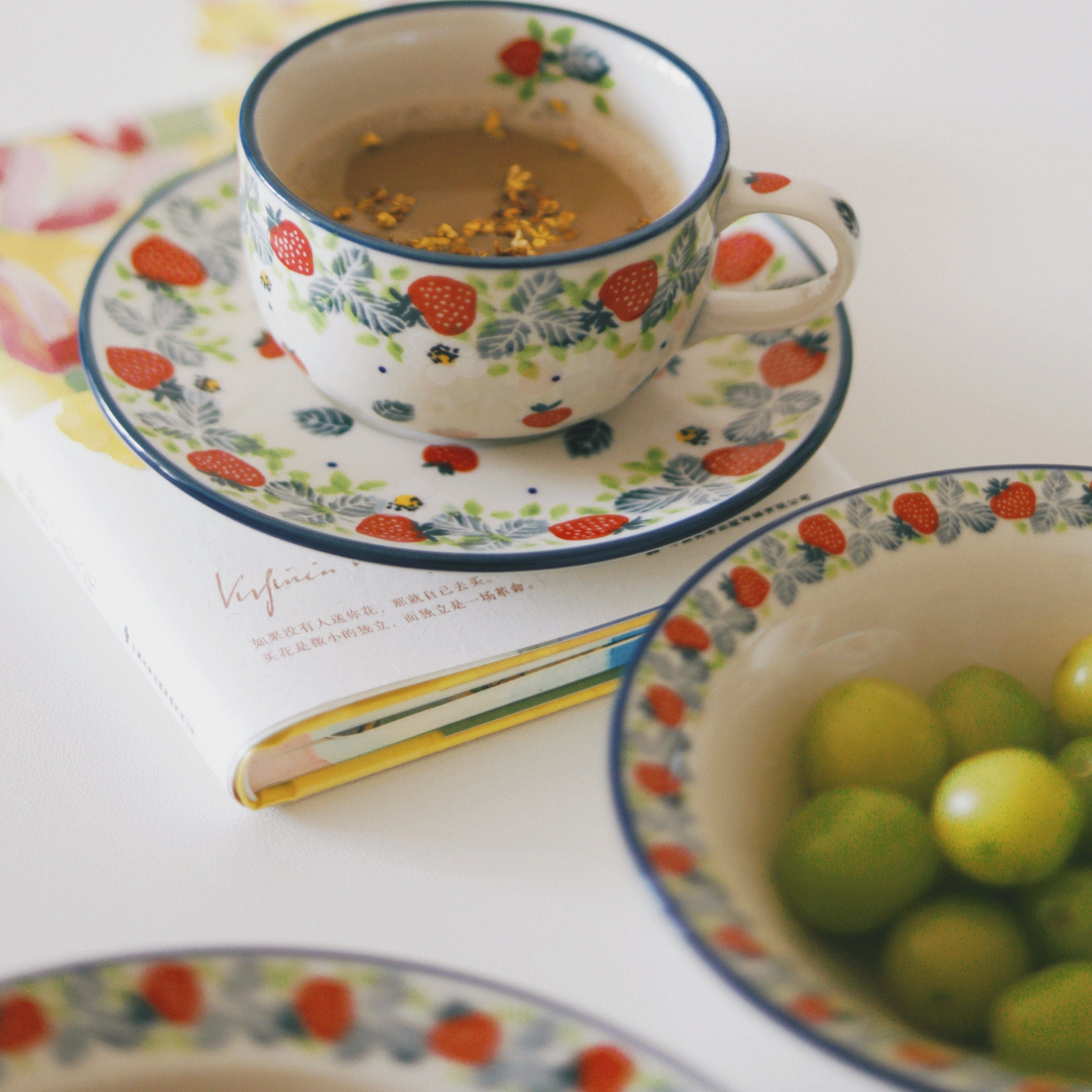 波兰颜值手绘陶器可爱草莓烤箱碗米饭碗单把碗圆盘海鲜汤盆 2709X,淘宝优惠券,粉丝福利购,淘宝优惠卷