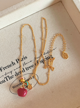 金色细链红苹果吊坠项链女高级感轻奢小众锁骨链2026新款颈链配饰