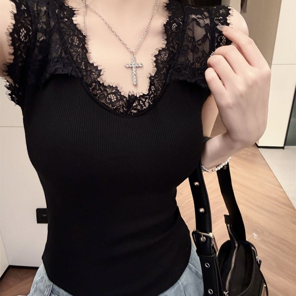 法式性感蕾丝V领磨毛保暖背心女秋冬季内搭带胸垫百搭打底上衣潮,淘宝优惠券,粉丝福利购,淘宝优惠卷