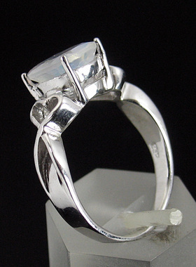 纯银月光石玻璃体女士彩宝戒指