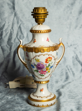 陶瓷ins德国花卉艺术风创意台灯