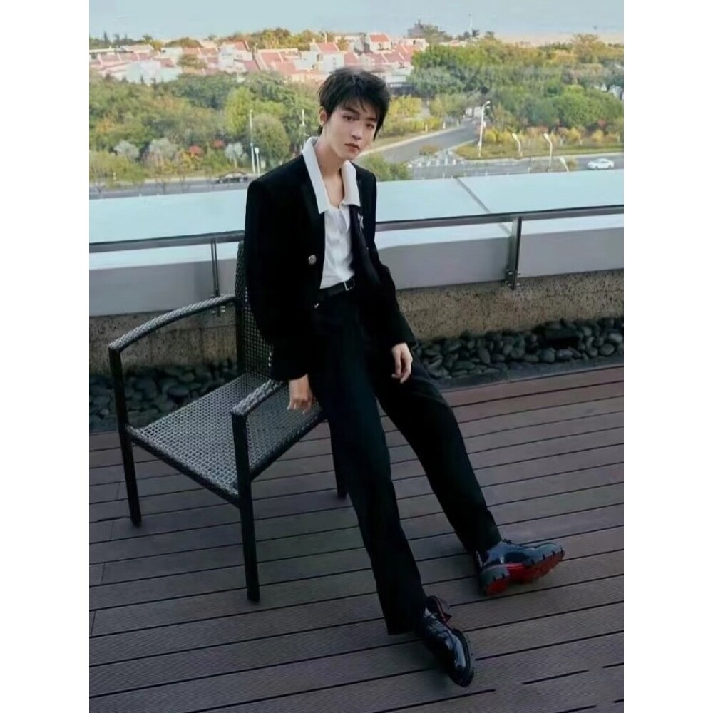 2026新款潮男士红底休闲鞋皮鞋王俊凯嘉尔同款厚底德比增高结婚鞋,淘宝优惠券,粉丝福利购,淘宝优惠卷