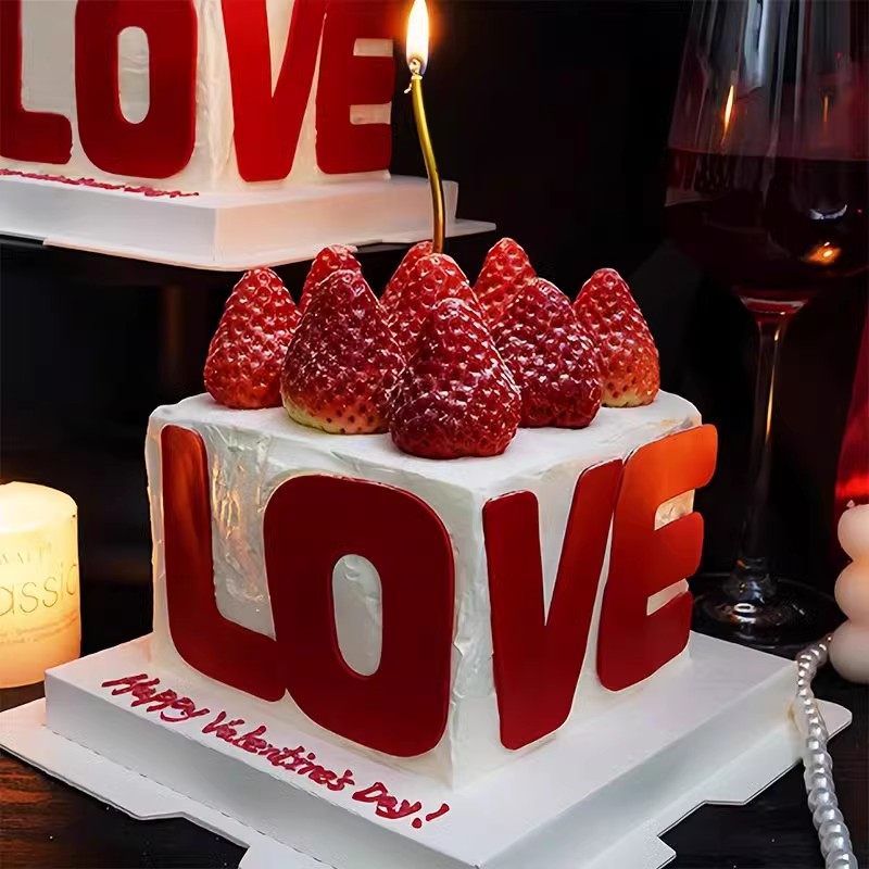 214情人节草莓蛋糕装饰方形红色love亚克力插牌情侣告白装扮插件