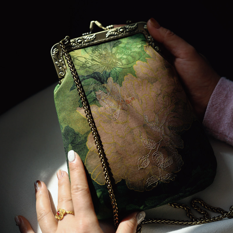 双姊妹新款原创香云纱口金链条手机包iphone15promax苹果13斜挎包,淘宝优惠券,粉丝福利购,淘宝优惠卷