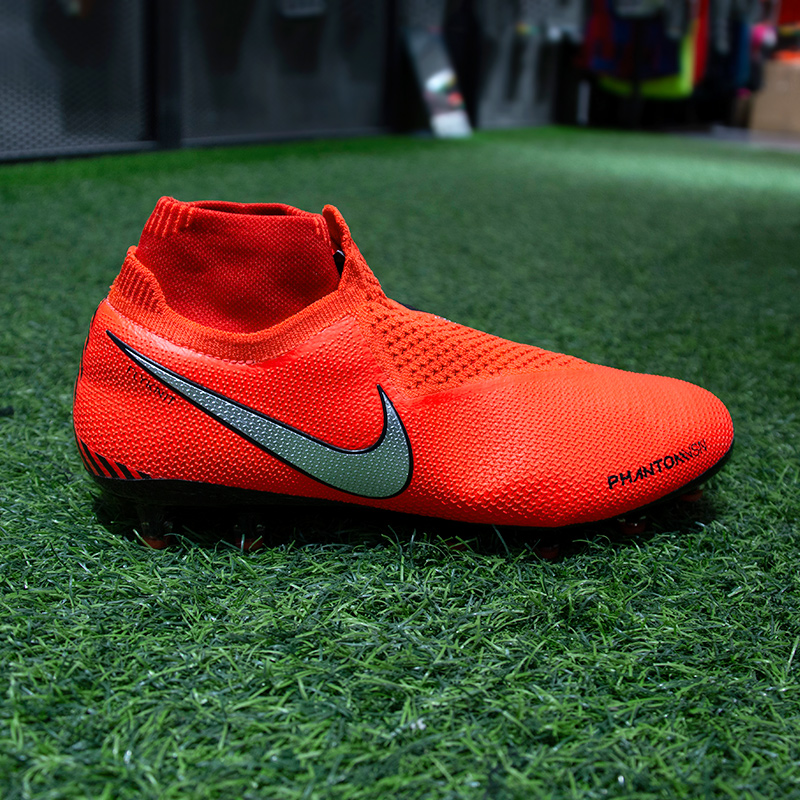 Nike Hypervenom Phantom 3 Club Kids' Astro Boot Elverys