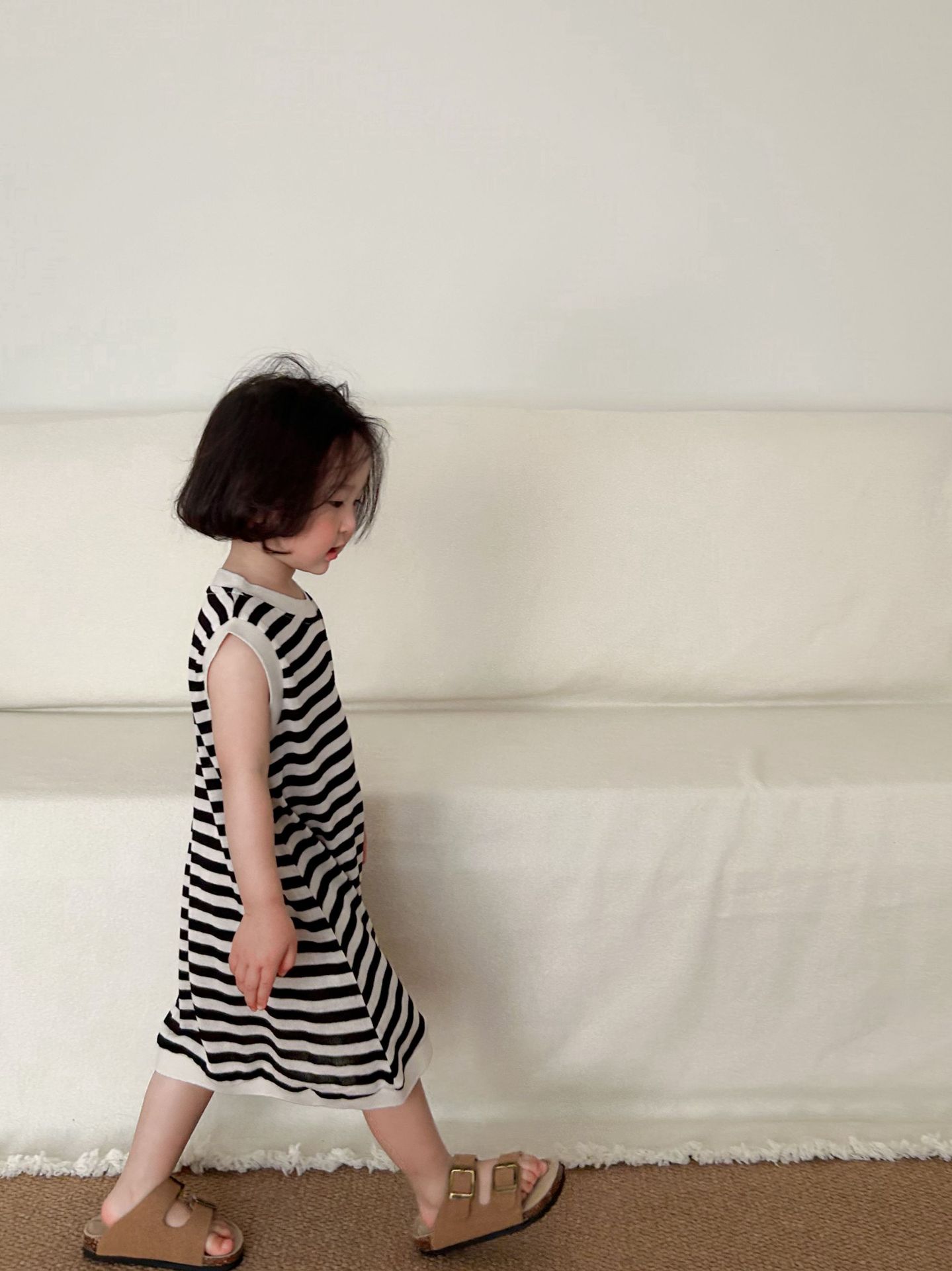 韩国童装女童黑白条纹连衣裙2024夏季新款中小童洋气可爱儿童裙了-图1