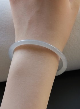 57圈口美人条和田玉细条手镯