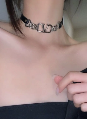 飒御姐~个性高级感金属V字母拼接项链欧美皮质网红百搭项圈颈链女