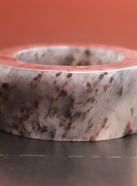 戒指把玩精雕龙戒21内径13*5mm13g戒指桂林鸡血玉石乾坤料黑底红