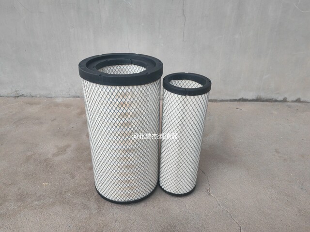 Suitable for the new Dongfeng Huashen PU2446 air filter filter National VI air filter