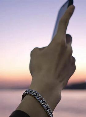 新疆西藏包邮百搭时尚钛钢蛇骨手链男士霸气不掉色金属韩