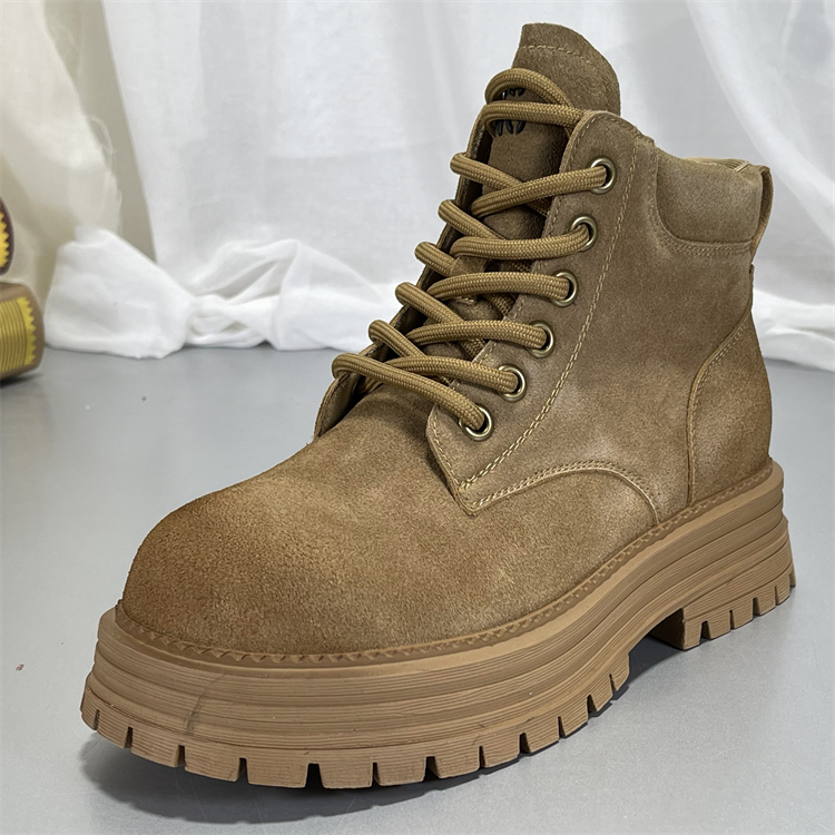 牛皮厚底马丁靴女2025秋冬英伦风复古圆头真皮磨砂皮大黄蜂工装靴 - 图0