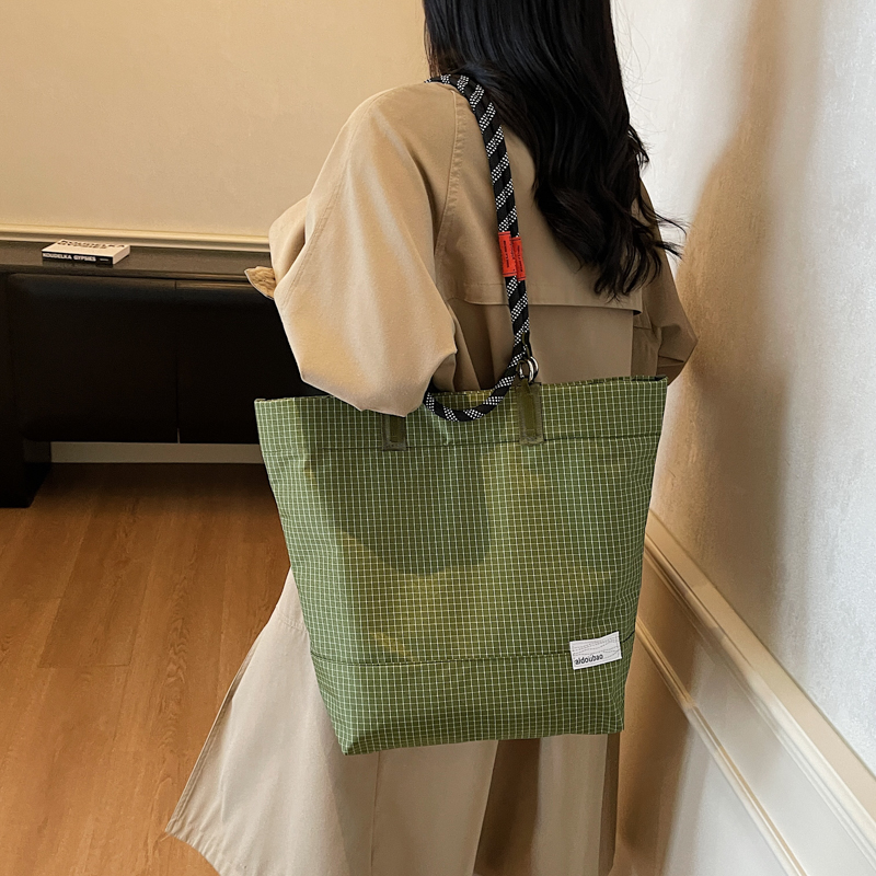 山系攀岩绳户外防水尼龙包包男女通用手拎单肩包大容量通勤托特包 - 图3