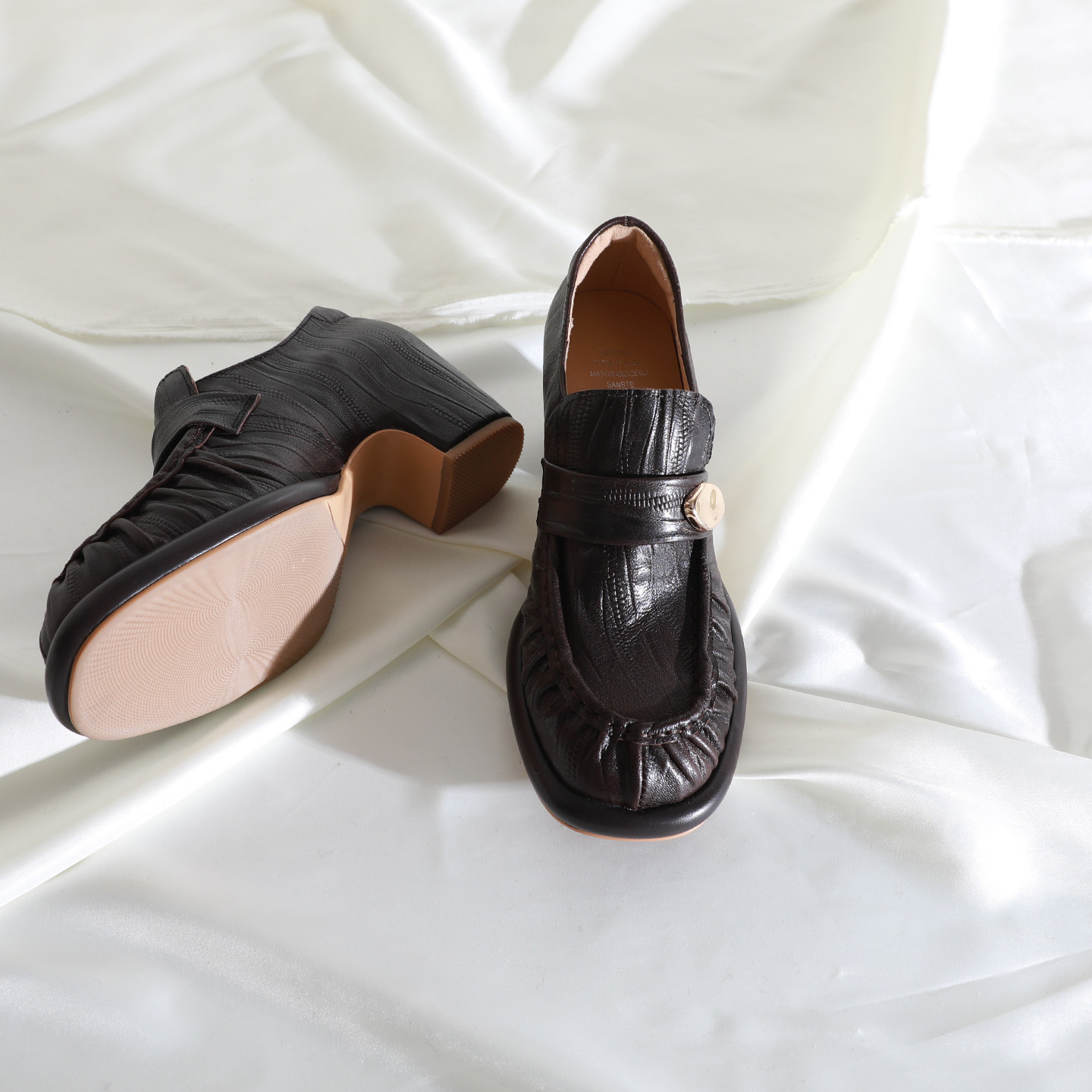 莲花府邸2026春季单鞋复古时尚深口女鞋子通勤百搭真皮粗跟工作鞋,淘宝优惠券,粉丝福利购,淘宝优惠卷