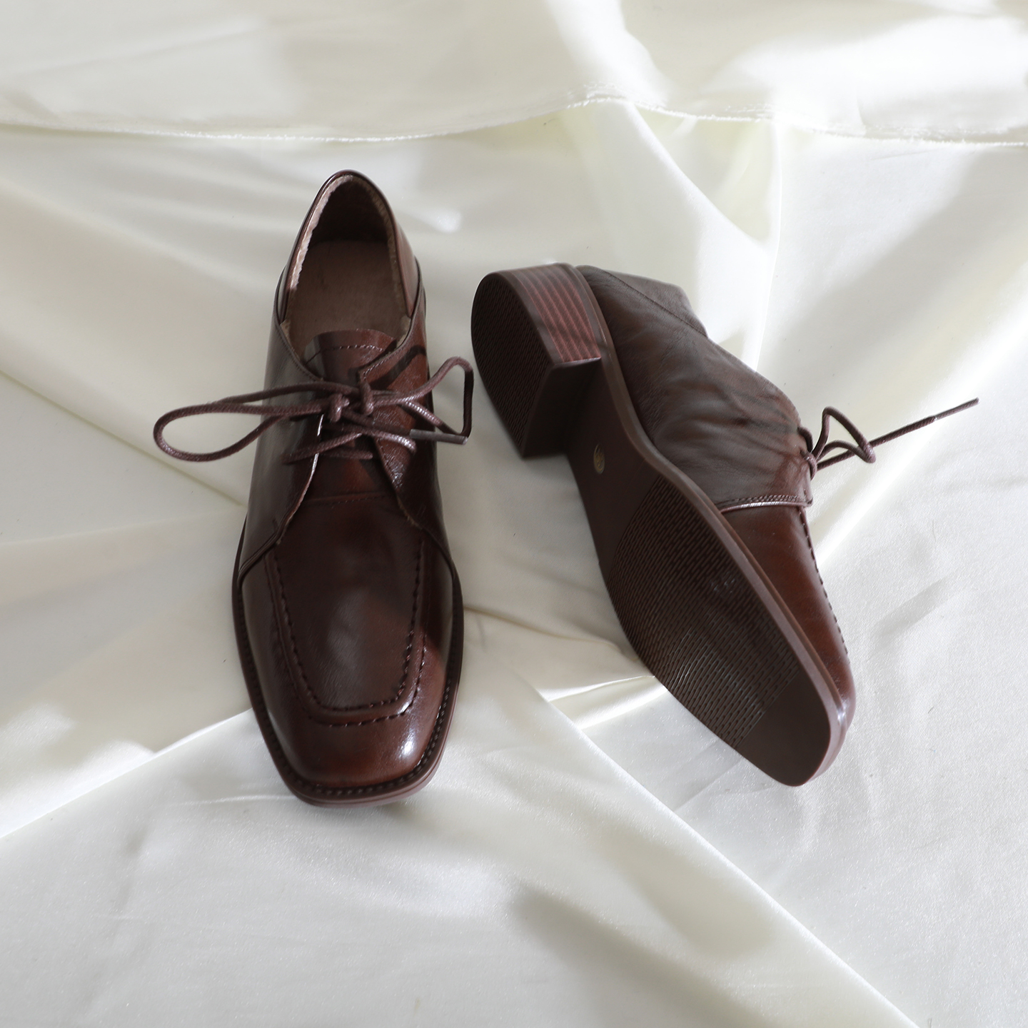 莲花府邸2025秋季单鞋方头深口系带牛津鞋通勤百搭牛皮粗跟小皮鞋 - 图1