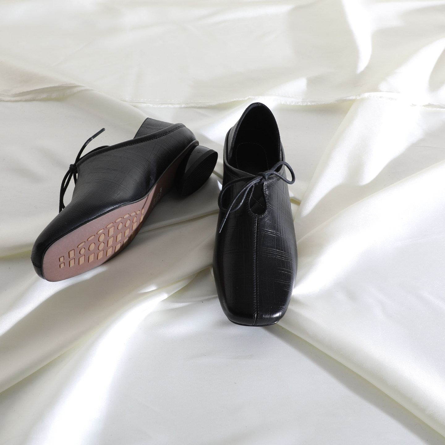 莲花府邸2026春季简约单鞋方头系带深口鞋子舒适百搭粗跟羊皮女鞋,淘宝优惠券,粉丝福利购,淘宝优惠卷