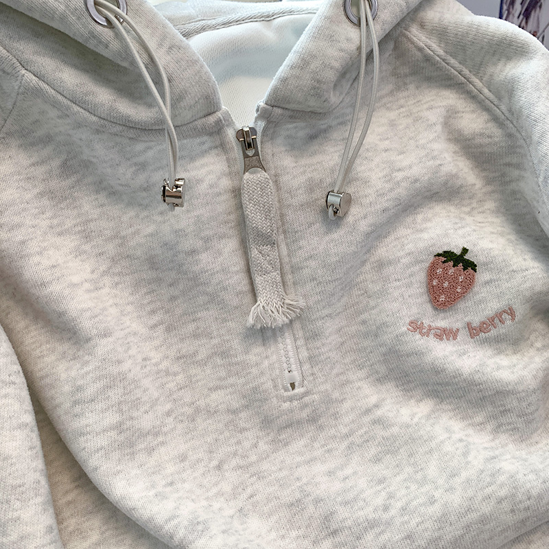 2025新款日系减龄草莓卫衣女秋冬季新款宽松大码连帽加绒外套刺绣 - 图2