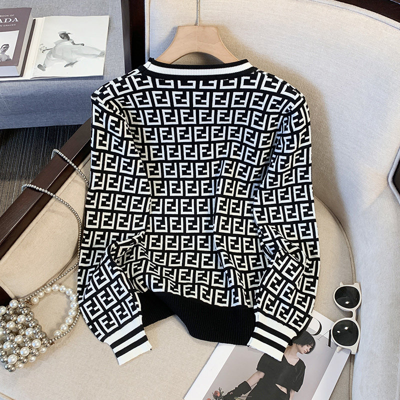 捡漏欧货撞色提花长袖针织衫女生秋冬内搭圆领轻奢高级感打底毛衣,淘宝优惠券,粉丝福利购,淘宝优惠卷