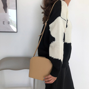 潮复古拉链贝壳包