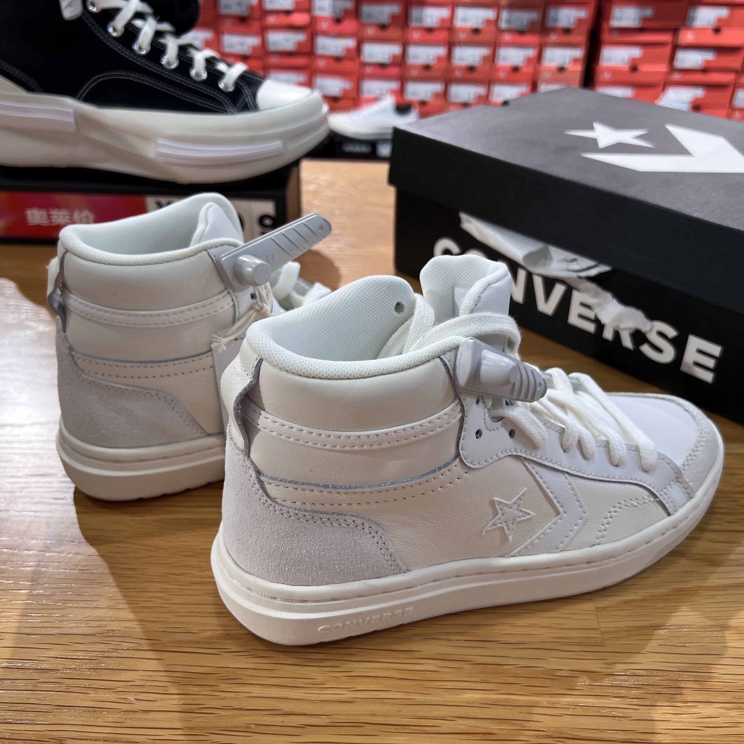 匡威Pro白灰撞色拼接反毛皮时尚个性休闲高帮休闲板鞋男女A09082C,淘宝优惠券,粉丝福利购,淘宝优惠卷