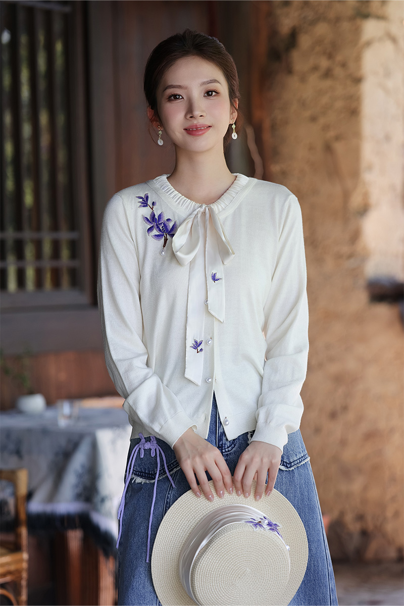 说梦缘新款中式国风刺绣羊毛针织开衫系带高级感显瘦长袖外套女