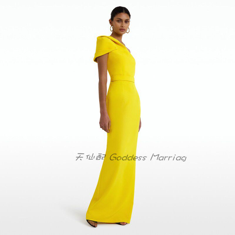 气质优雅妈妈装2023新款婆婆年会质感时尚宴会连衣裙长款高端大气