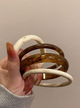 复古醋酸素圈手镯女小众新款小众设计网气质简约百搭闺蜜手饰