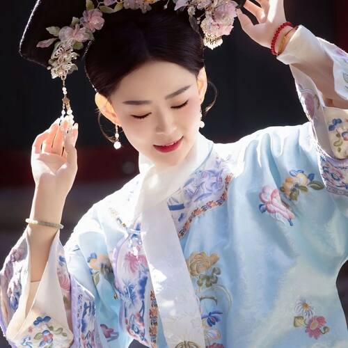 新款原创汉服清代印花古装旗装延吉旗袍公主清朝格格旅拍装连衣裙 - 图2
